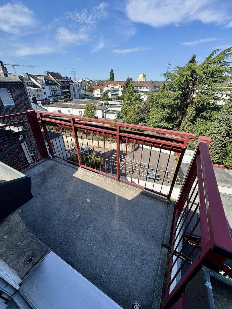 Pronájem bytu 3+1 73 m², Auf`m großen Feld, Düsseldorf, Severní Porýní-Vestfálsko Pronájem bytu 3+1 73 m², Auf`m großen Feld, Düsseldorf, Severní Porýní-Vestfálsko