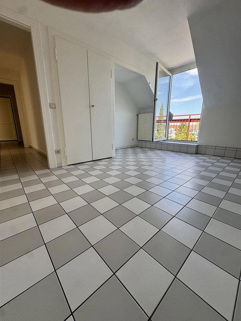 Pronájem bytu 3+1 73 m², Auf`m großen Feld, Düsseldorf, Severní Porýní-Vestfálsko Pronájem bytu 3+1 73 m², Auf`m großen Feld, Düsseldorf, Severní Porýní-Vestfálsko