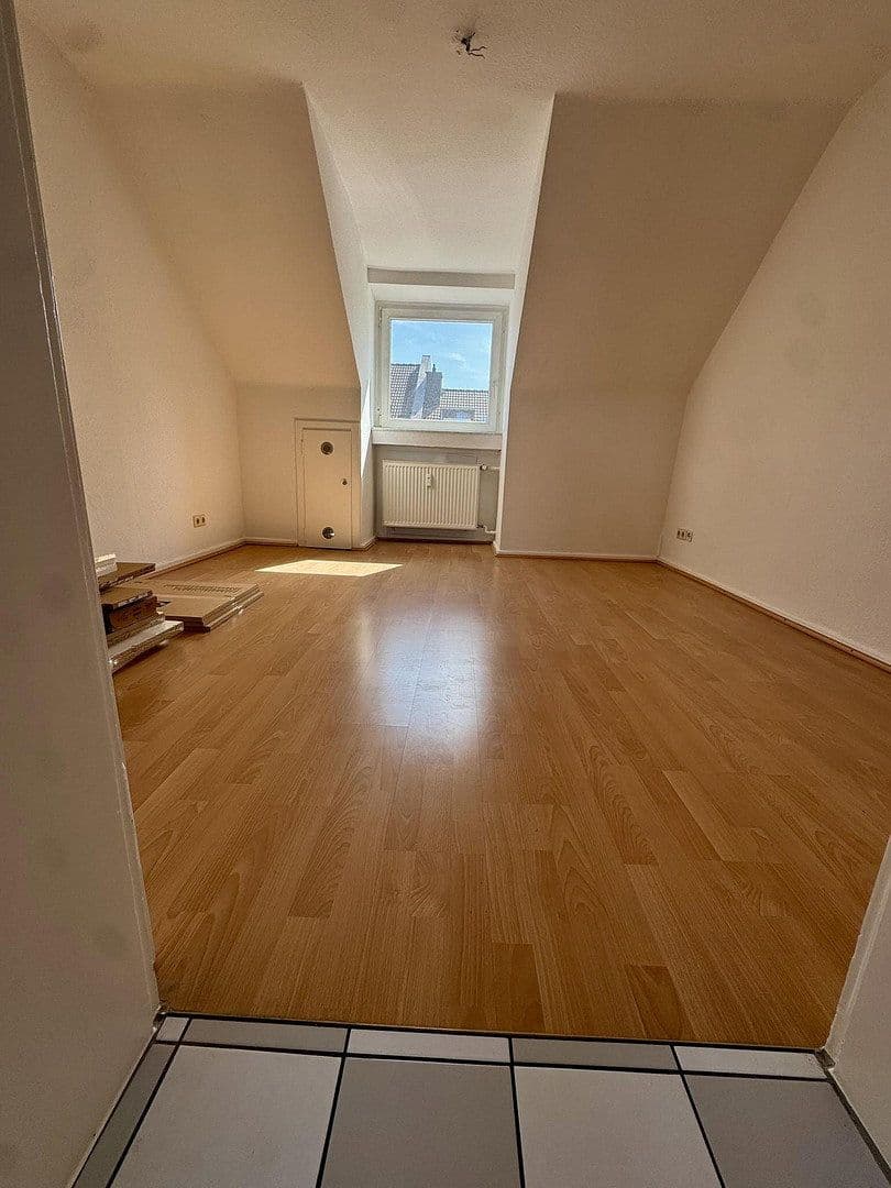 Pronájem bytu 3+1 73 m², Auf`m großen Feld, Düsseldorf, Severní Porýní-Vestfálsko Pronájem bytu 3+1 73 m², Auf`m großen Feld, Düsseldorf, Severní Porýní-Vestfálsko