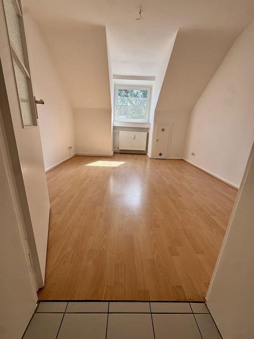 Pronájem bytu 3+1 73 m², Auf`m großen Feld, Düsseldorf, Severní Porýní-Vestfálsko Pronájem bytu 3+1 73 m², Auf`m großen Feld, Düsseldorf, Severní Porýní-Vestfálsko