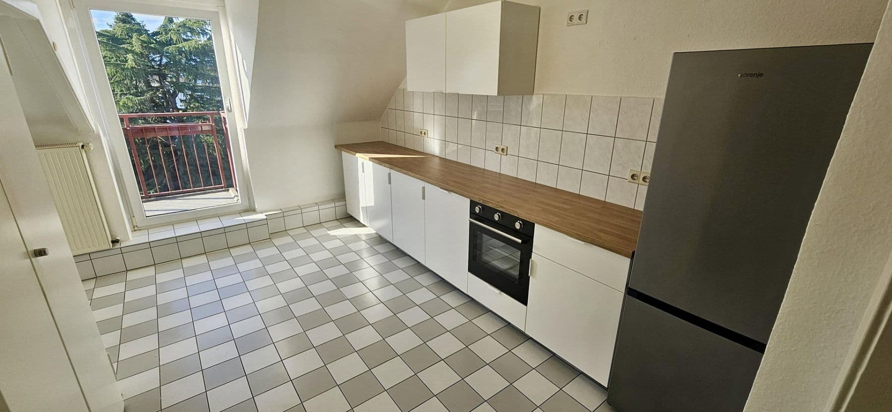 Pronájem bytu 3+1 73 m², Auf`m großen Feld, Düsseldorf, Severní Porýní-Vestfálsko Pronájem bytu 3+1 73 m², Auf`m großen Feld, Düsseldorf, Severní Porýní-Vestfálsko