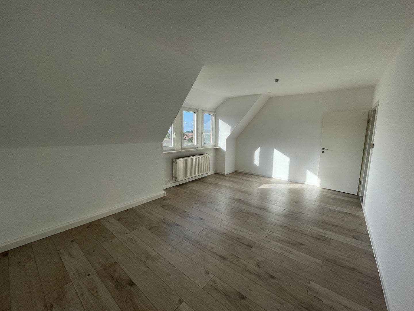 Pronájem bytu 3+1 80 m², Siedlung 21a, Geithain, Sasko Pronájem bytu 3+1 80 m², Siedlung 21a, Geithain, Sasko