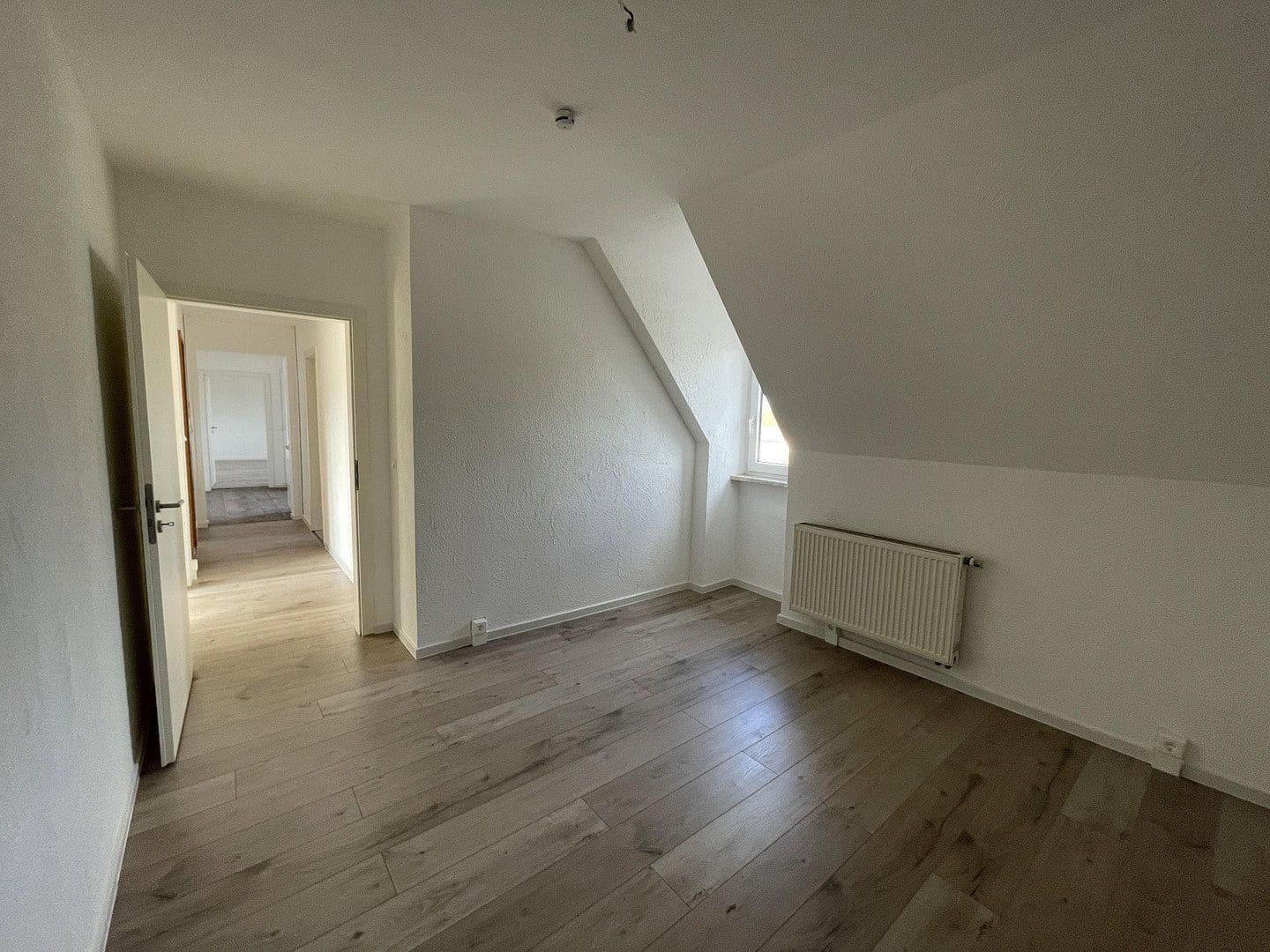 Pronájem bytu 3+1 80 m², Siedlung 21a, Geithain, Sasko Pronájem bytu 3+1 80 m², Siedlung 21a, Geithain, Sasko