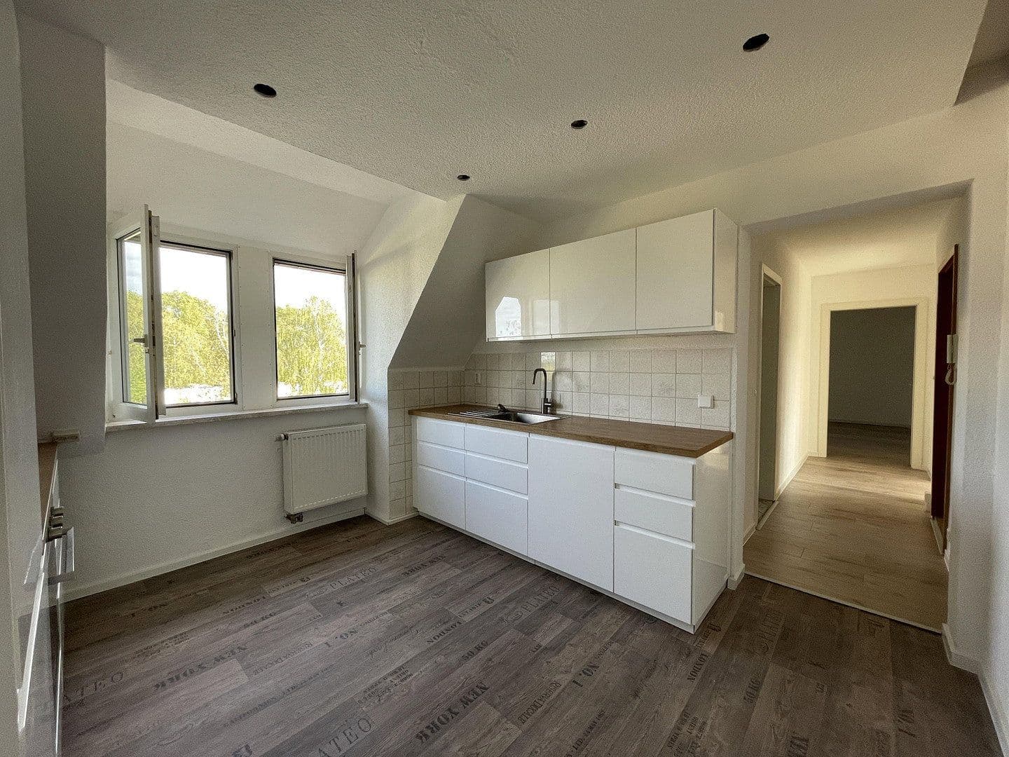 Pronájem bytu 3+1 80 m², Siedlung 21a, Geithain, Sasko Pronájem bytu 3+1 80 m², Siedlung 21a, Geithain, Sasko