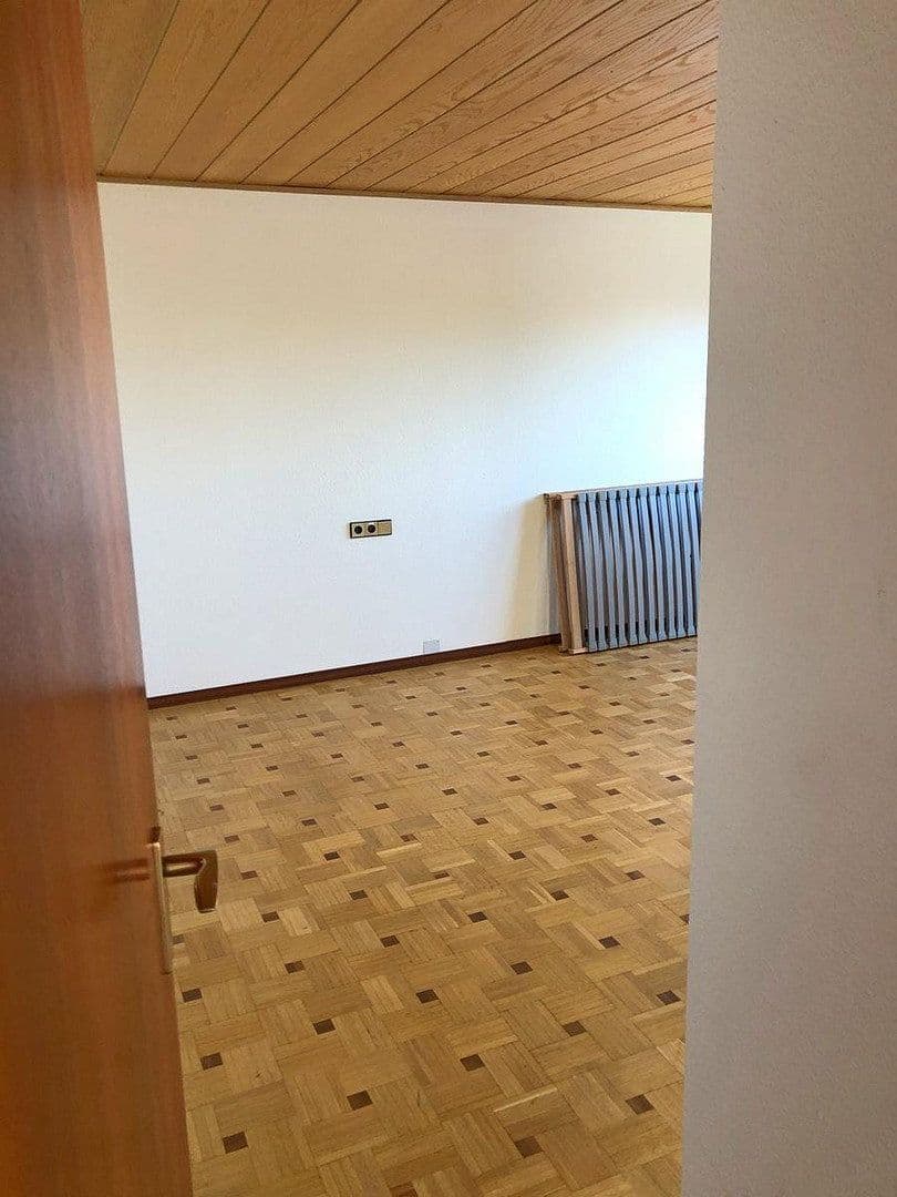Pronájem bytu 4+1 133 m², Plieningen, Bádensko-Württembersko Pronájem bytu 4+1 133 m², Plieningen, Bádensko-Württembersko