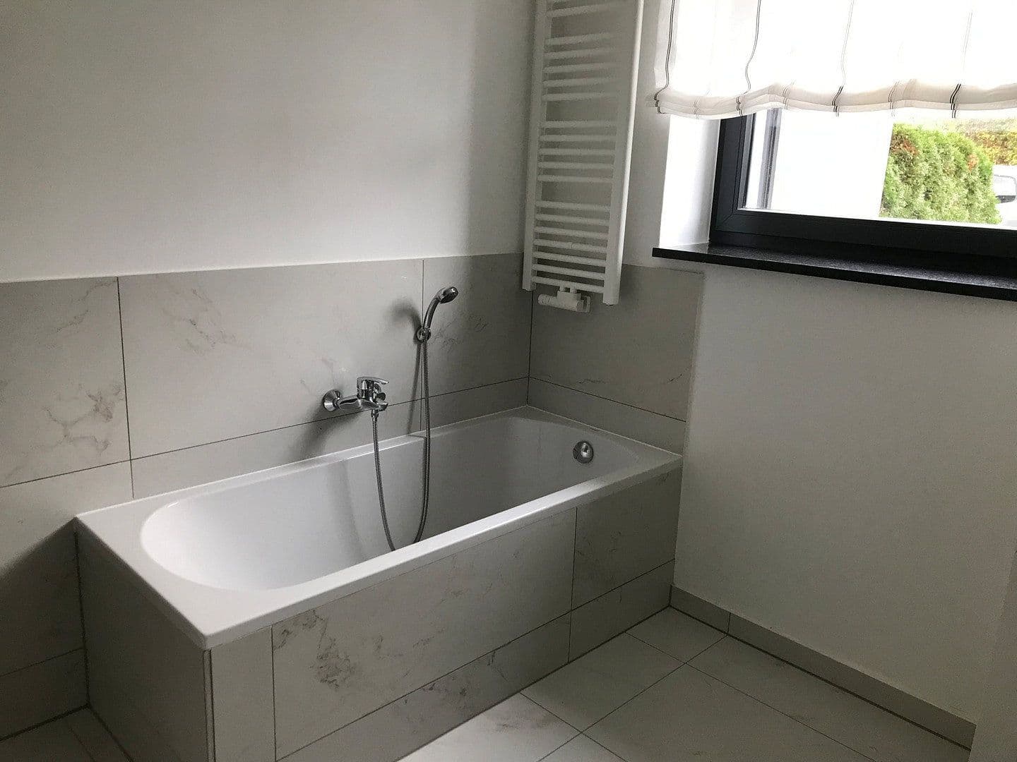 Prodej bytu 3+1 145 m², Nackenheim, Porýní-Falc Prodej bytu 3+1 145 m², Nackenheim, Porýní-Falc
