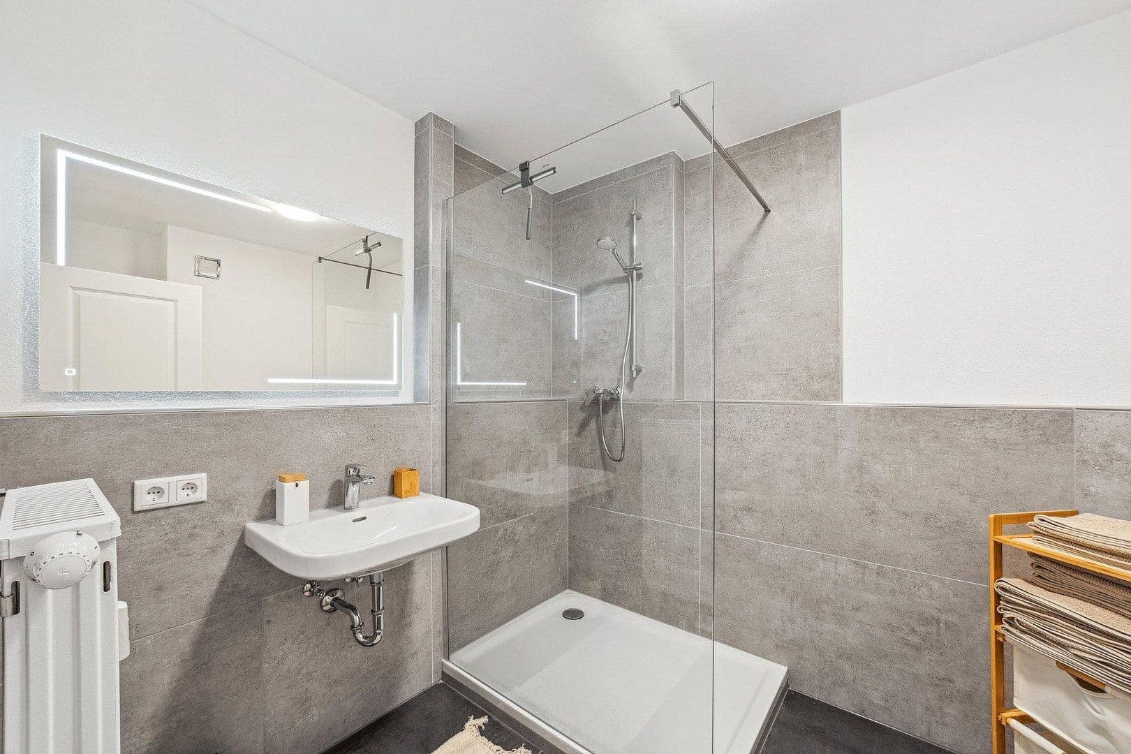 Pronájem bytu 2+1 69 m², Schweinauer Hauptstrasse 141, Nürnberg, Bavorsko Pronájem bytu 2+1 69 m², Schweinauer Hauptstrasse 141, Nürnberg, Bavorsko