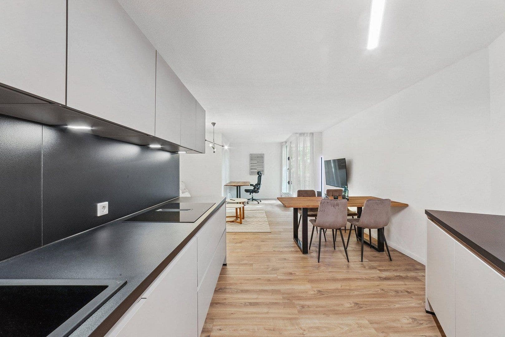 Pronájem bytu 2+1 69 m², Schweinauer Hauptstrasse 141, Nürnberg, Bavorsko Pronájem bytu 2+1 69 m², Schweinauer Hauptstrasse 141, Nürnberg, Bavorsko
