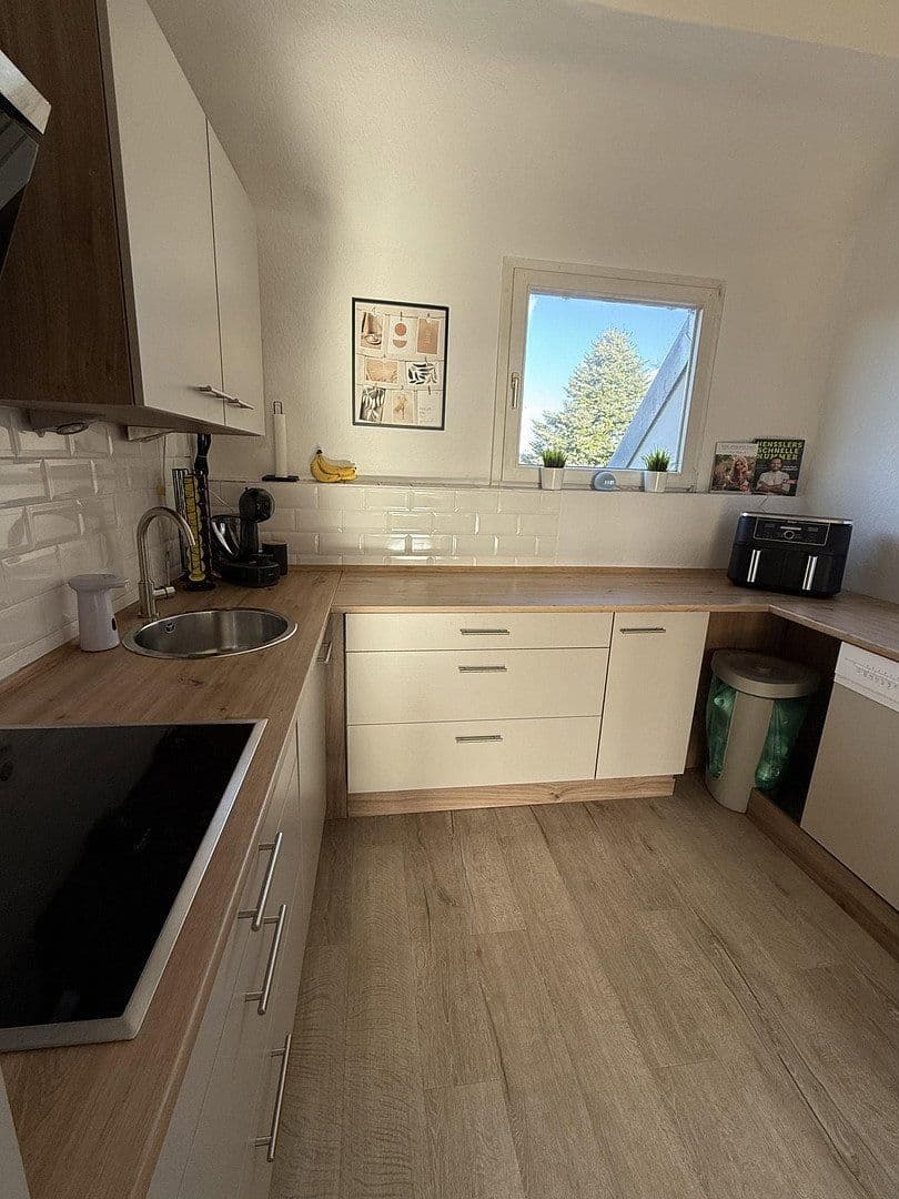 Pronájem bytu 3+1 85 m², Franziskaner Strasse 21, Mönchengladbach, Severní Porýní-Vestfálsko Pronájem bytu 3+1 85 m², Franziskaner Strasse 21, Mönchengladbach, Severní Porýní-Vestfálsko