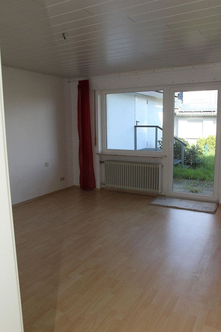 Pronájem bytu 2+1 74 m², Liebenzellerstr. 8, Karlsruhe, Bádensko-Württembersko Pronájem bytu 2+1 74 m², Liebenzellerstr. 8, Karlsruhe, Bádensko-Württembersko
