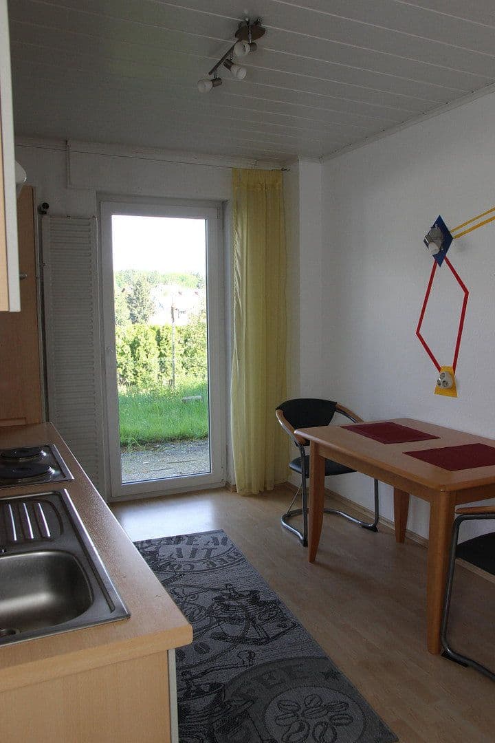 Pronájem bytu 2+1 74 m², Liebenzellerstr. 8, Karlsruhe, Bádensko-Württembersko Pronájem bytu 2+1 74 m², Liebenzellerstr. 8, Karlsruhe, Bádensko-Württembersko
