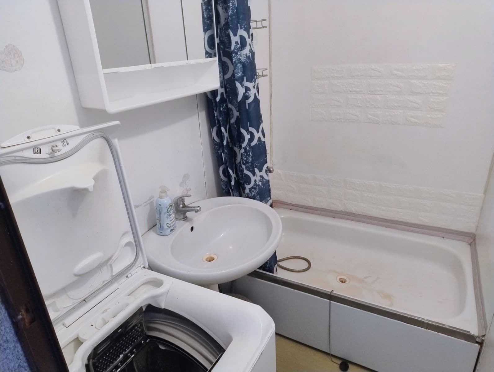 Pronájem bytu 2+kk 43 m², Husníkova, Praha, Praha Pronájem bytu 2+kk 43 m², Husníkova, Praha, Praha