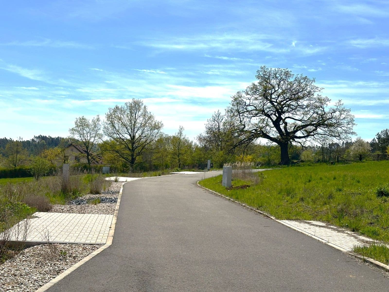 Prodej pozemku 1.243 m², Buš, Středočeský kraj Prodej pozemku 1.243 m², Buš, Středočeský kraj