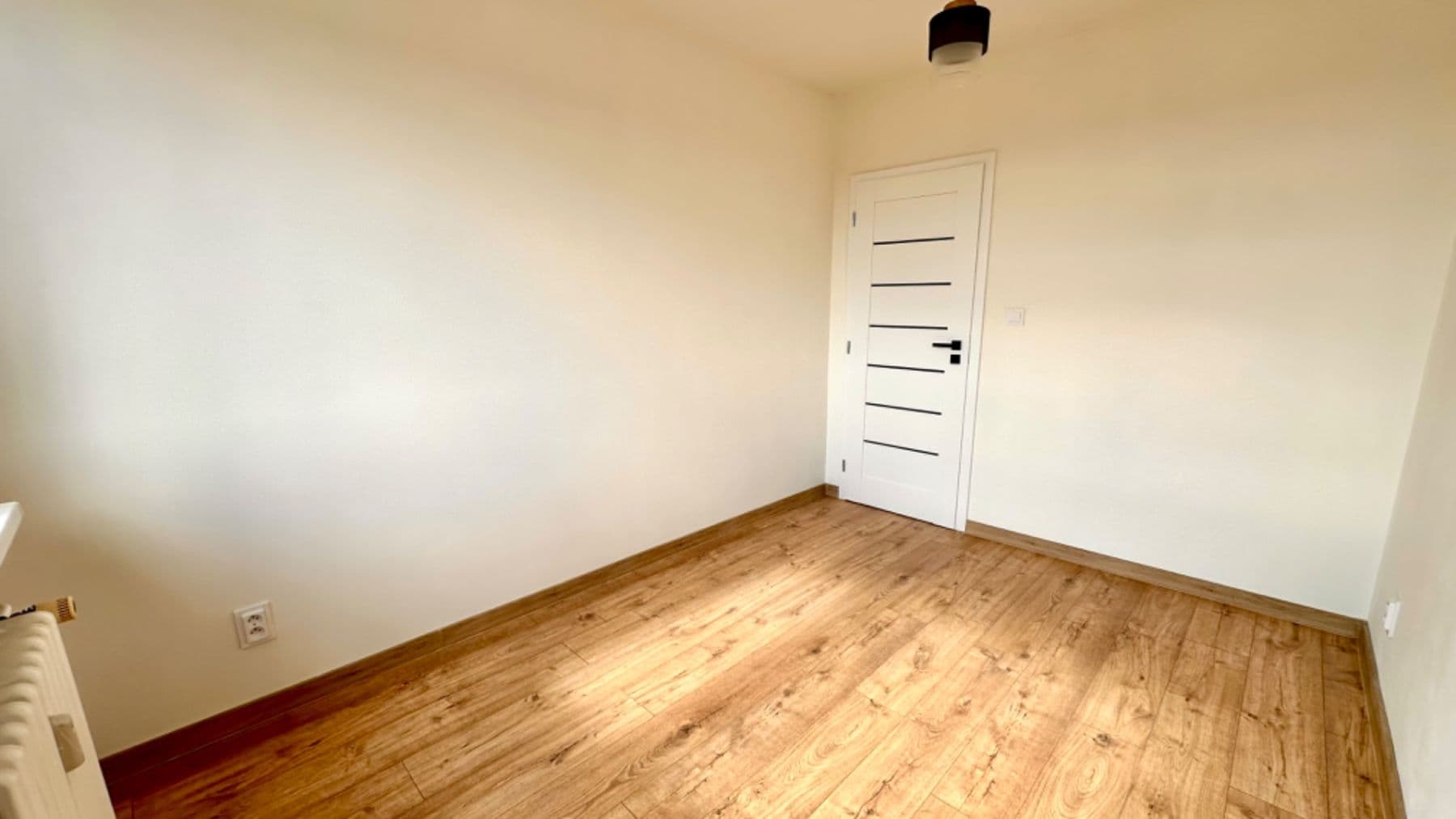 Prodej bytu 2+kk 40 m², Na růžovém poli, Kladno, Středočeský kraj Prodej bytu 2+kk 40 m², Na růžovém poli, Kladno, Středočeský kraj