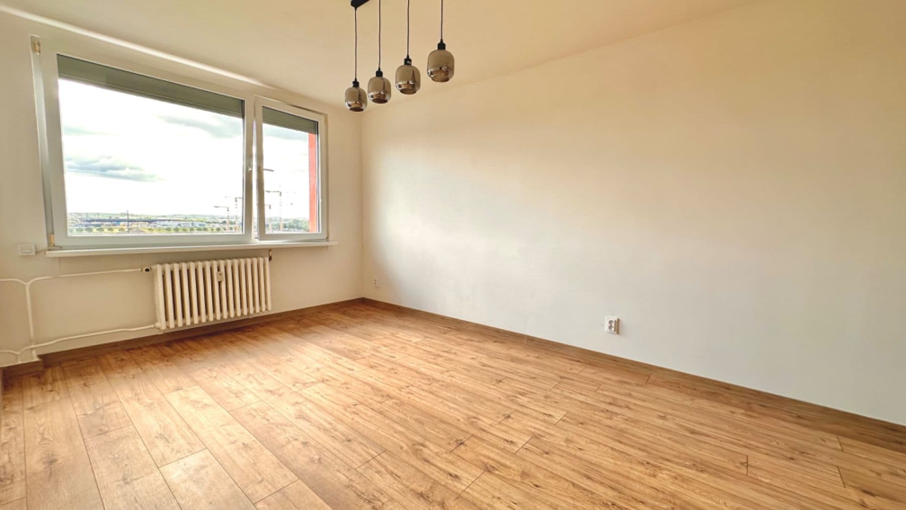 Prodej bytu 2+kk 40 m², Na růžovém poli, Kladno, Středočeský kraj Prodej bytu 2+kk 40 m², Na růžovém poli, Kladno, Středočeský kraj