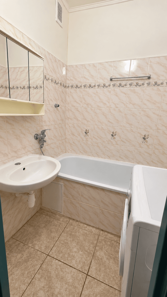 Prodej bytu 1+1 37 m², Zahradní, Chodov, Karlovarský kraj Prodej bytu 1+1 37 m², Zahradní, Chodov, Karlovarský kraj