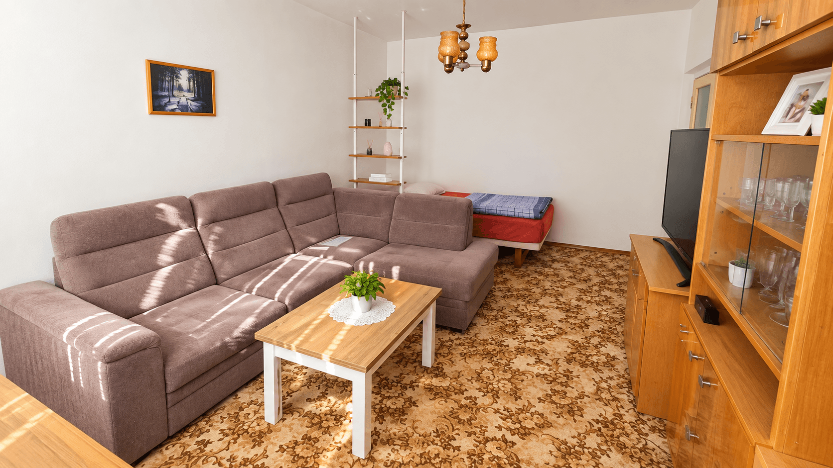 Prodej bytu 1+1 37 m², Zahradní, Chodov, Karlovarský kraj Prodej bytu 1+1 37 m², Zahradní, Chodov, Karlovarský kraj