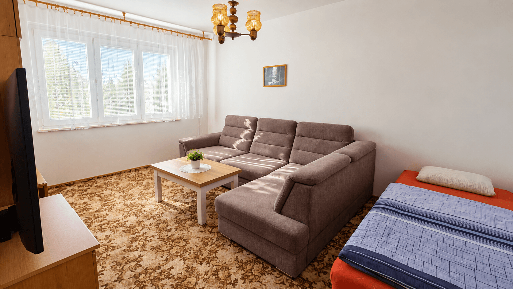 Prodej bytu 1+1 37 m², Zahradní, Chodov, Karlovarský kraj Prodej bytu 1+1 37 m², Zahradní, Chodov, Karlovarský kraj