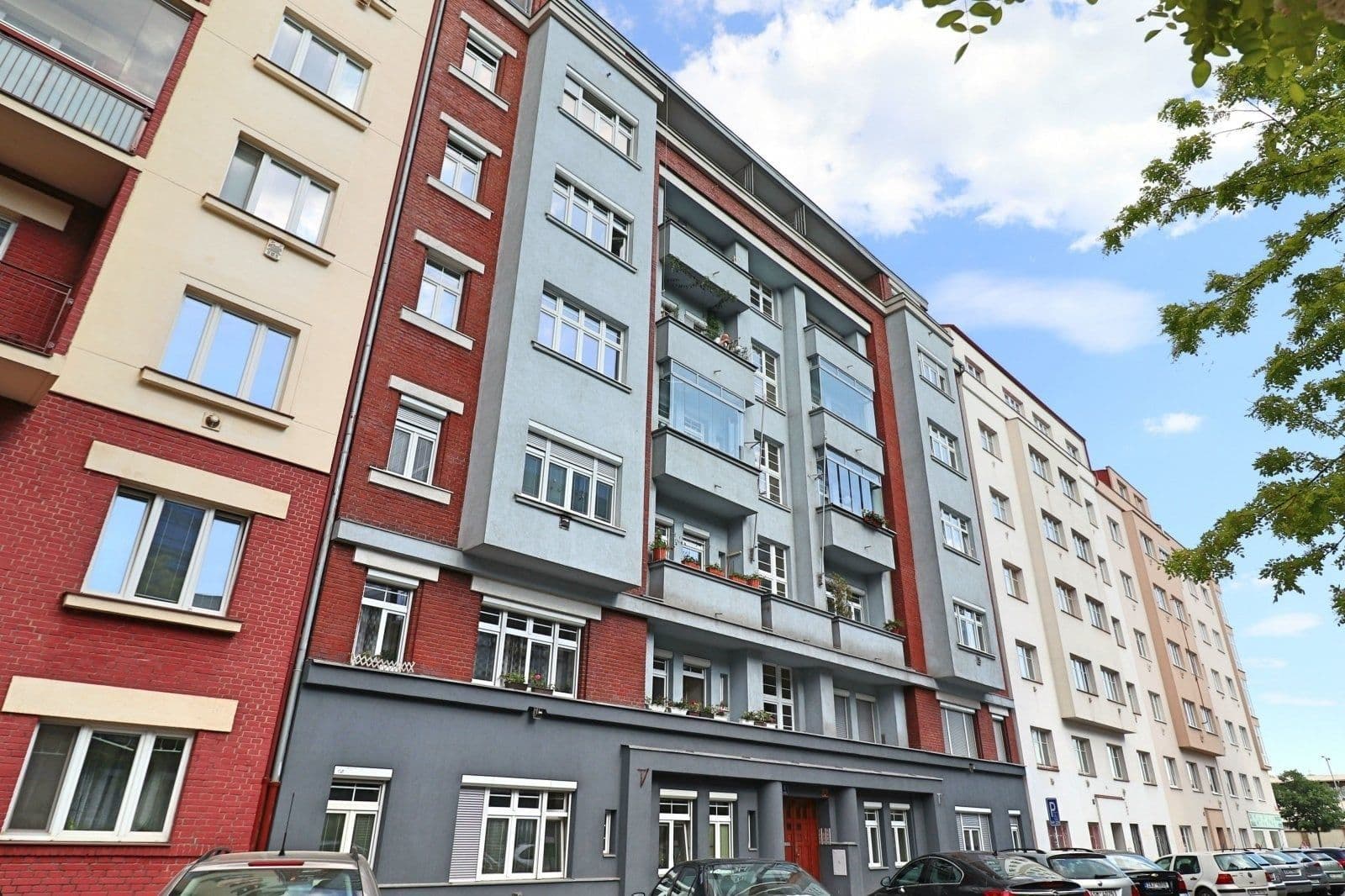 Pronájem bytu 2+kk 70 m², U garáží, Praha, Praha Pronájem bytu 2+kk 70 m², U garáží, Praha, Praha