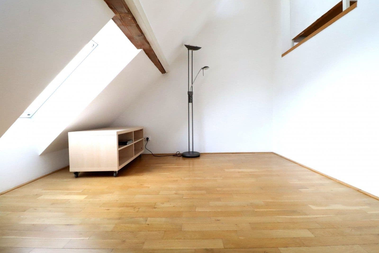 Pronájem bytu 2+kk 70 m², U garáží, Praha, Praha Pronájem bytu 2+kk 70 m², U garáží, Praha, Praha
