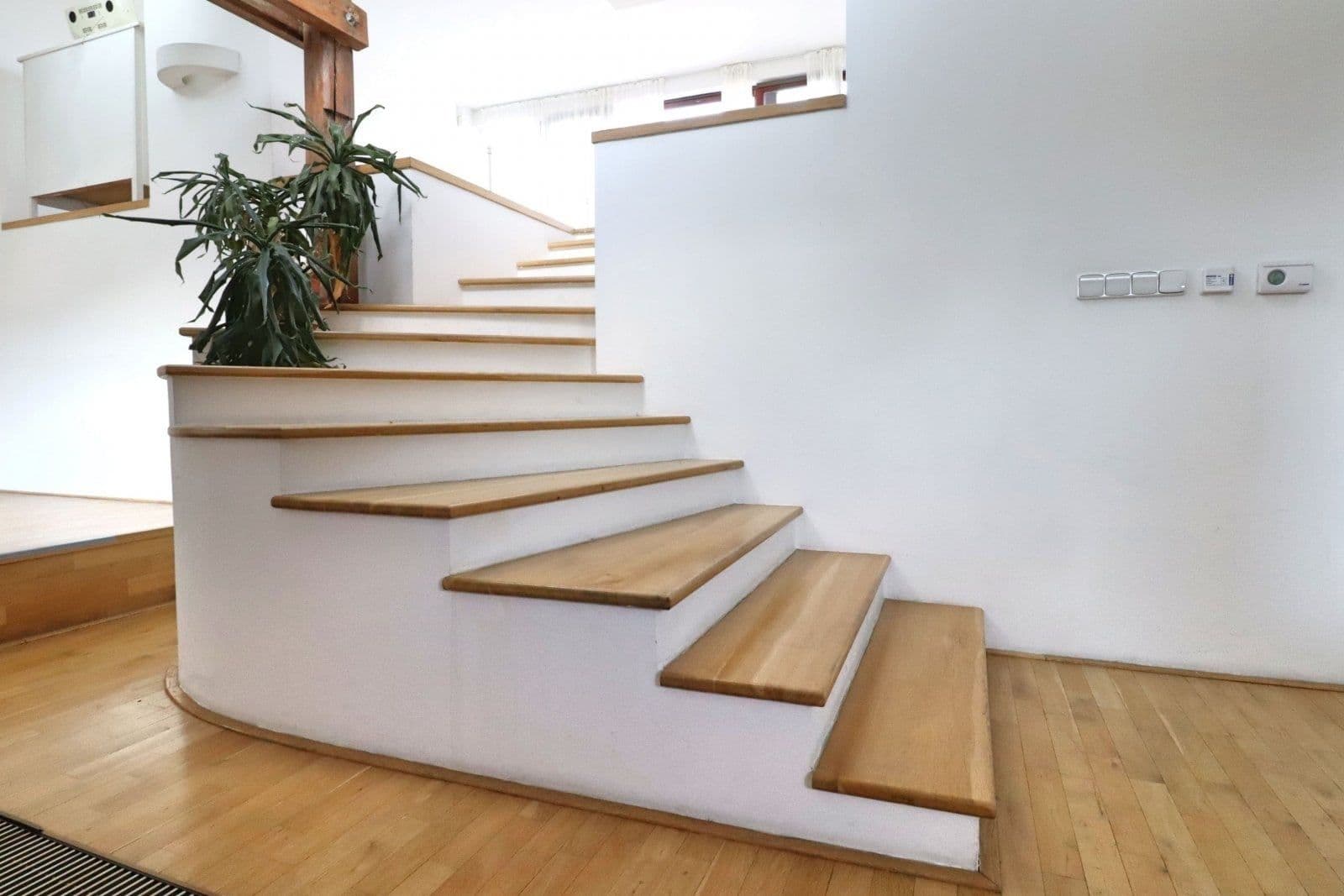 Pronájem bytu 2+kk 70 m², U garáží, Praha, Praha Pronájem bytu 2+kk 70 m², U garáží, Praha, Praha