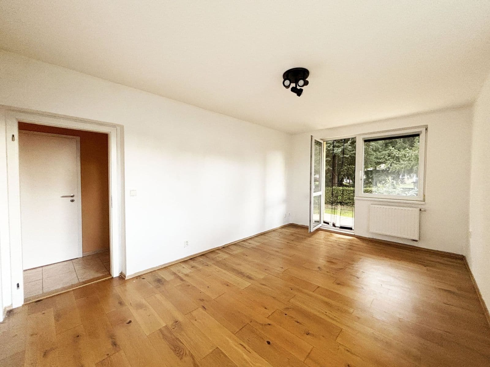 Pronájem bytu 3+1 80 m², Semice, Středočeský kraj Pronájem bytu 3+1 80 m², Semice, Středočeský kraj