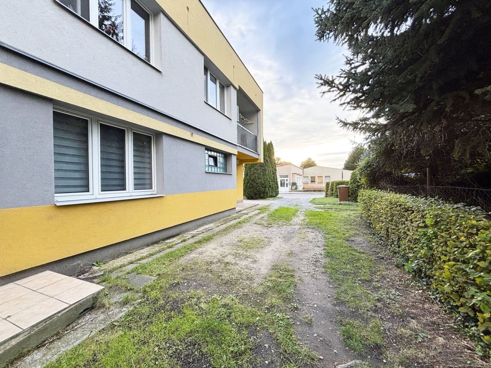 Pronájem bytu 3+1 80 m², Semice, Středočeský kraj Pronájem bytu 3+1 80 m², Semice, Středočeský kraj