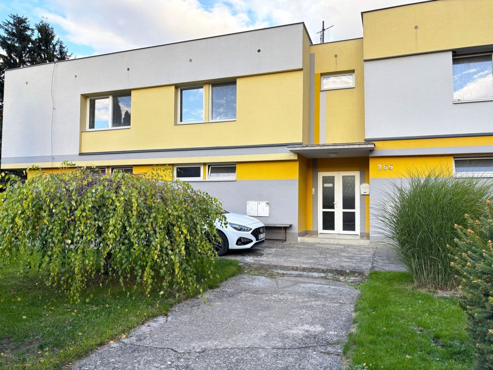 Pronájem bytu 3+1 80 m², Semice, Středočeský kraj Pronájem bytu 3+1 80 m², Semice, Středočeský kraj