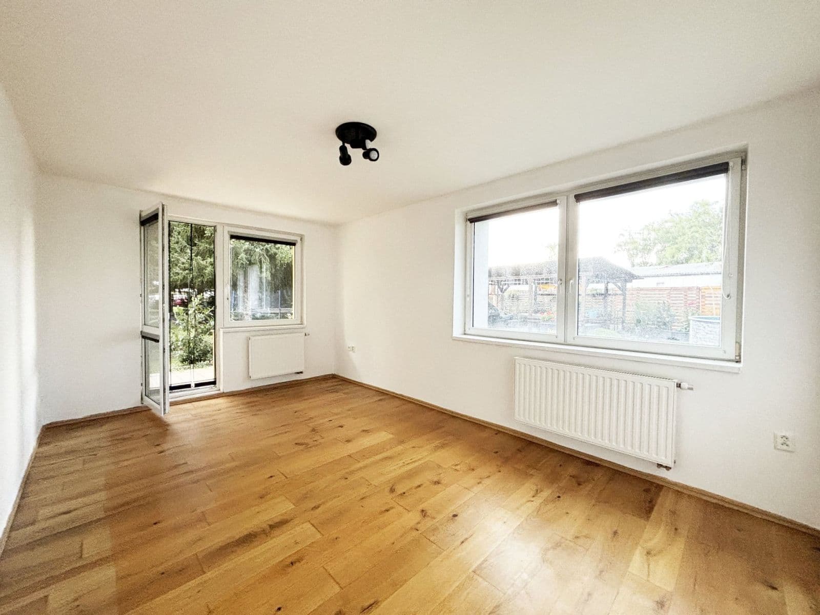 Pronájem bytu 3+1 80 m², Semice, Středočeský kraj Pronájem bytu 3+1 80 m², Semice, Středočeský kraj