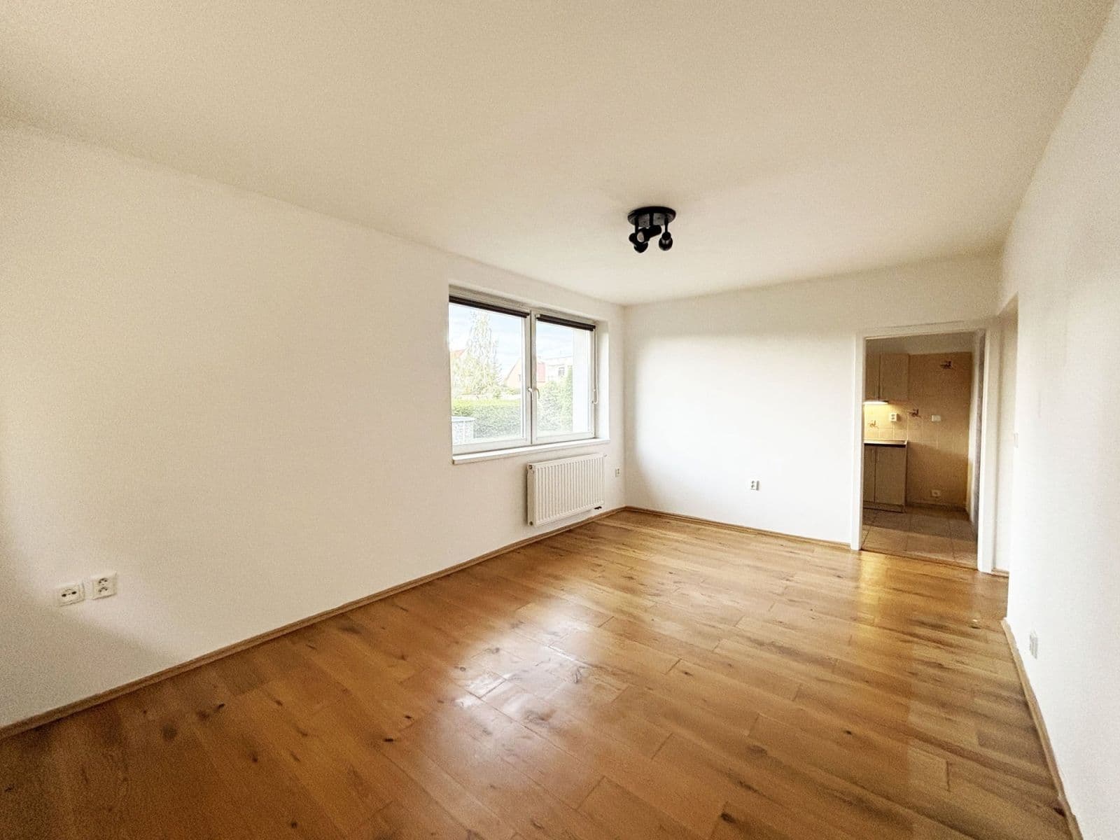 Pronájem bytu 3+1 80 m², Semice, Středočeský kraj Pronájem bytu 3+1 80 m², Semice, Středočeský kraj