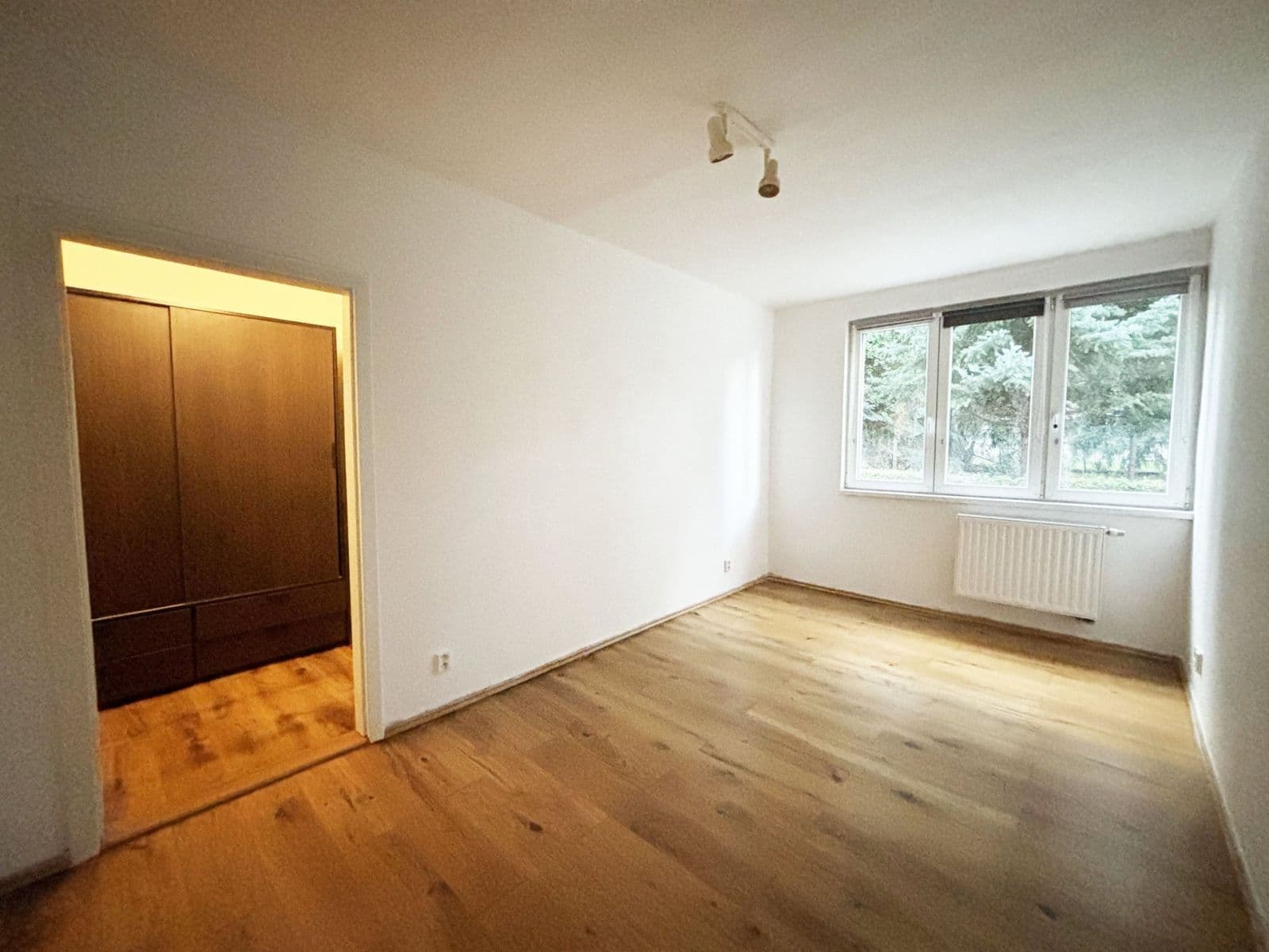 Pronájem bytu 3+1 80 m², Semice, Středočeský kraj Pronájem bytu 3+1 80 m², Semice, Středočeský kraj