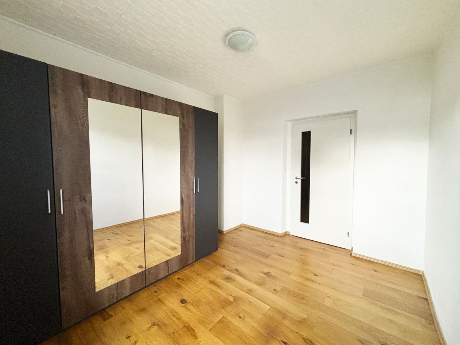 Pronájem bytu 3+1 80 m², Semice, Středočeský kraj Pronájem bytu 3+1 80 m², Semice, Středočeský kraj
