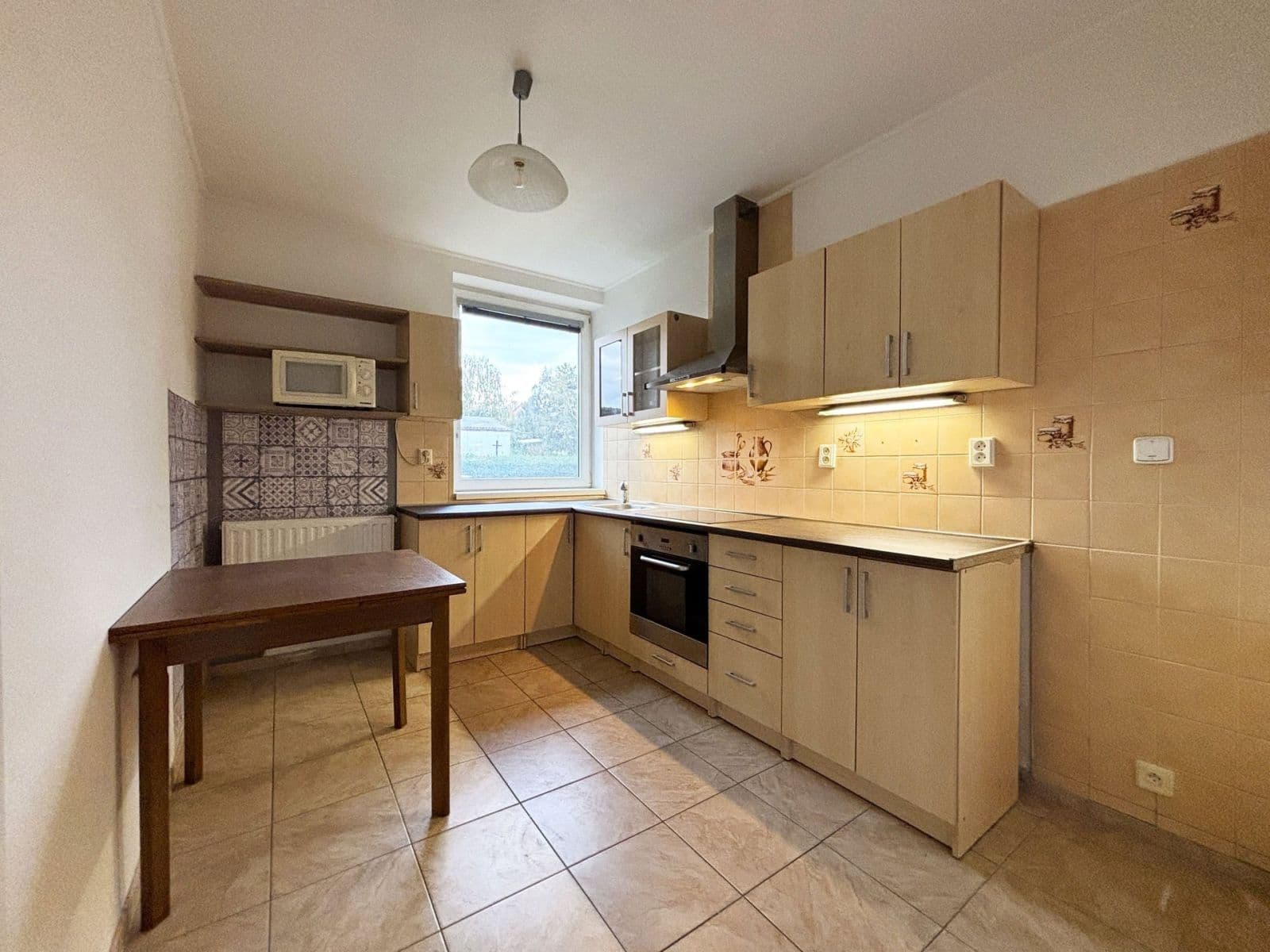 Pronájem bytu 3+1 80 m², Semice, Středočeský kraj Pronájem bytu 3+1 80 m², Semice, Středočeský kraj