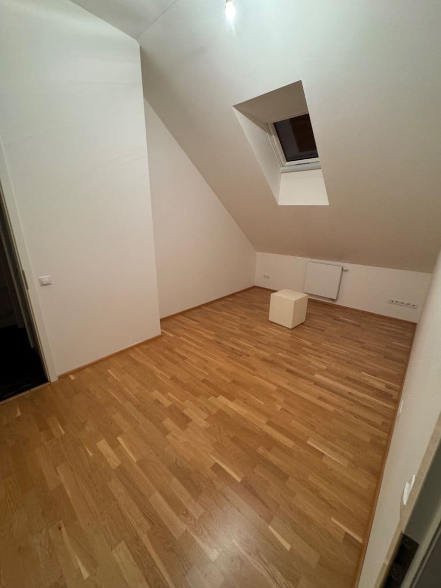 Pronájem bytu 2+kk 85 m², Tyršova, Praha, Praha Pronájem bytu 2+kk 85 m², Tyršova, Praha, Praha