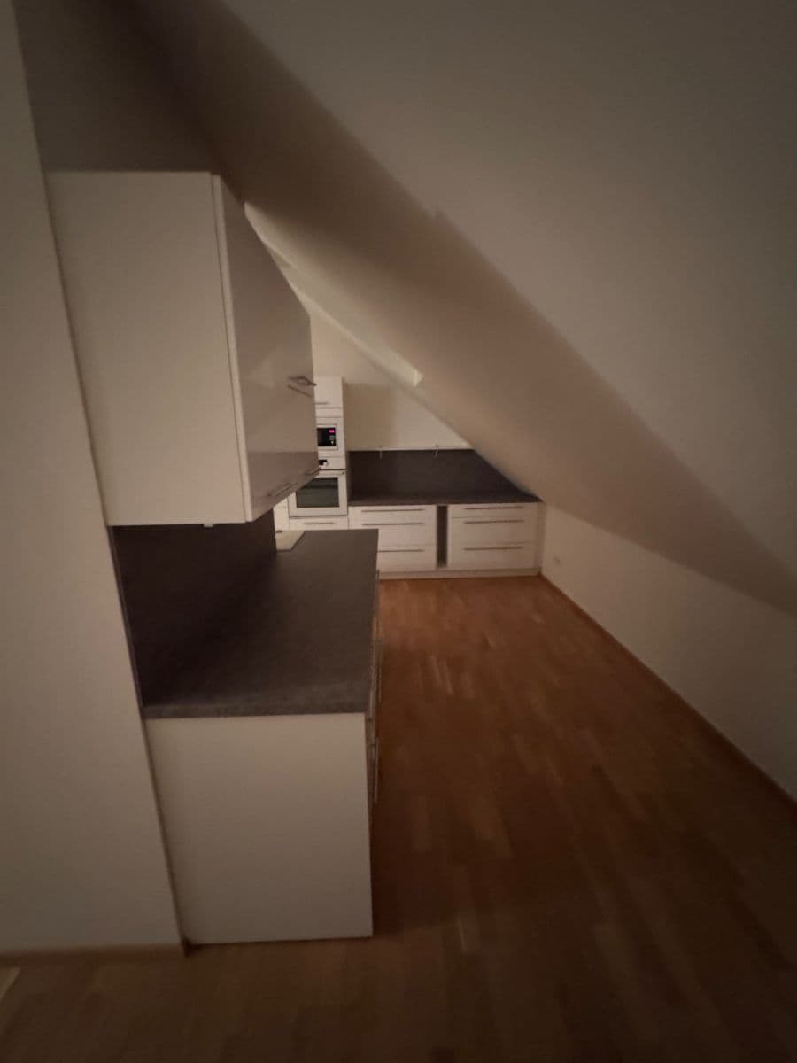 Pronájem bytu 2+kk 85 m², Tyršova, Praha, Praha Pronájem bytu 2+kk 85 m², Tyršova, Praha, Praha
