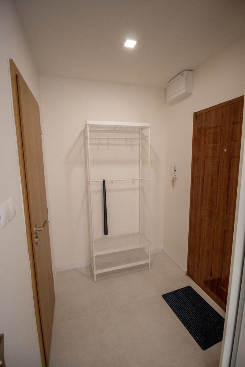 Pronájem bytu 2+1 37 m², Drobného, Dúbravka, Bratislavský kraj Pronájem bytu 2+1 37 m², Drobného, Dúbravka, Bratislavský kraj
