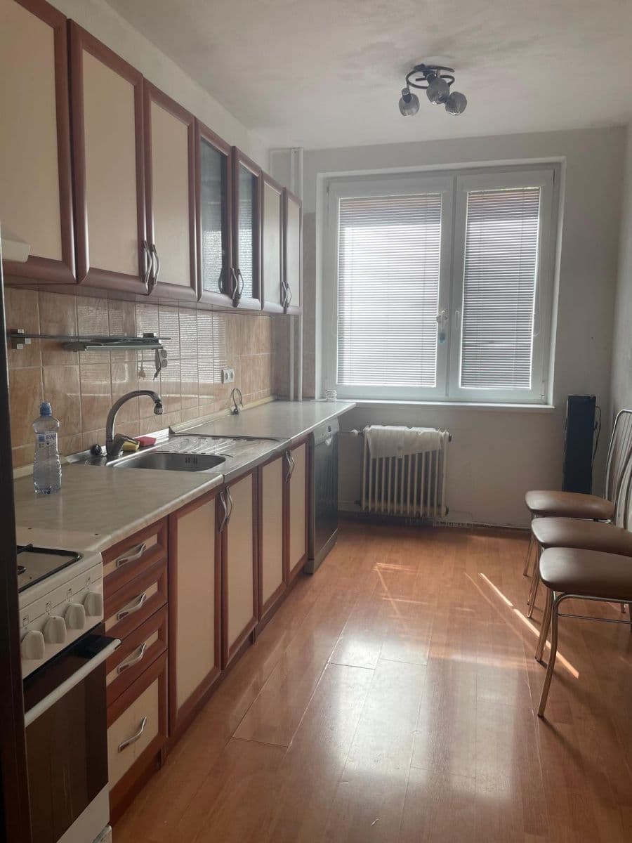 Prodej bytu 3+1 74 m², Považská, Nové Mesto nad Váhom, Trenčiansky kraj Prodej bytu 3+1 74 m², Považská, Nové Mesto nad Váhom, Trenčiansky kraj