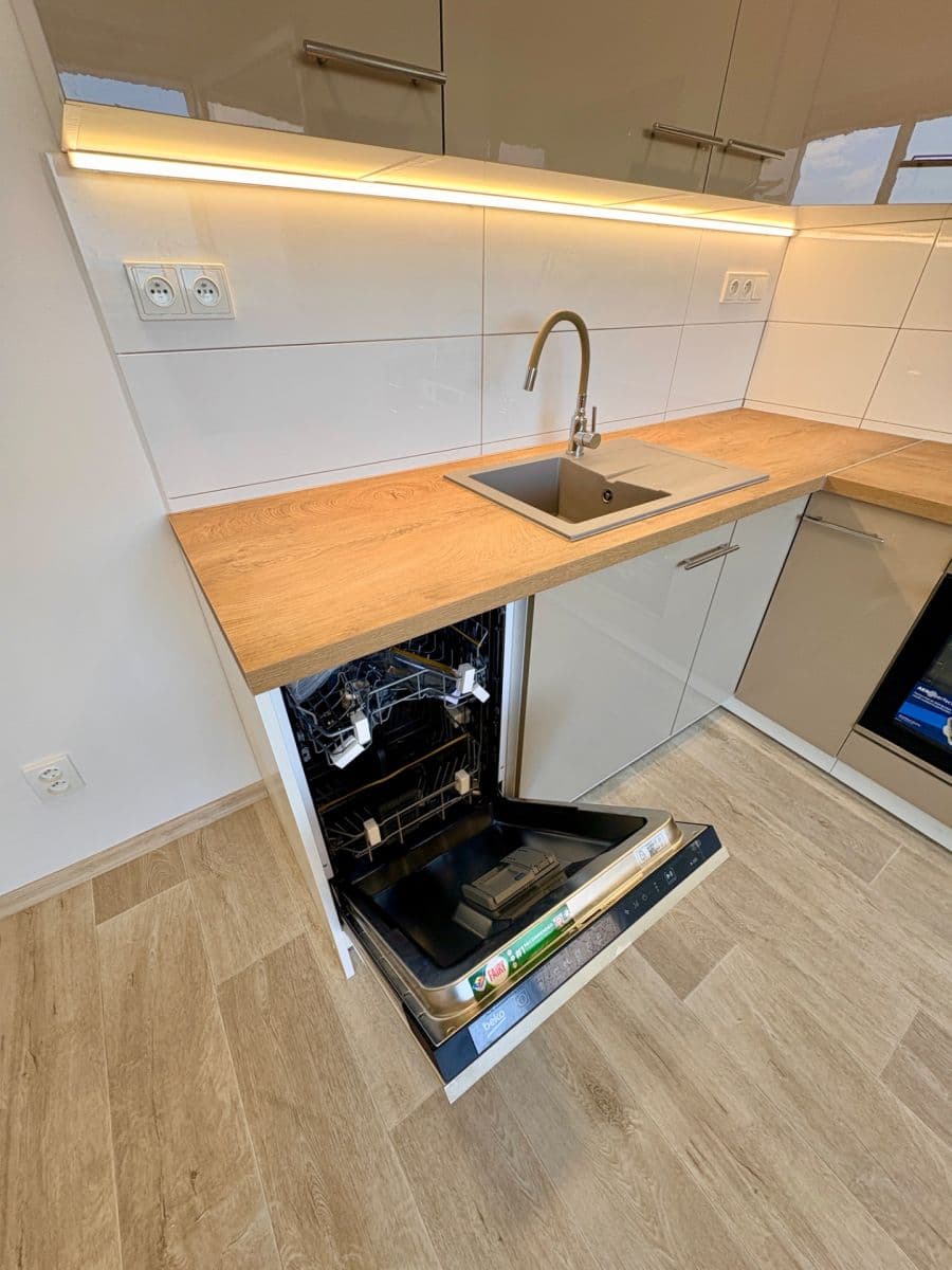 Pronájem bytu 2+kk 40 m², Kutnohorská, Česká Lípa, Liberecký kraj Pronájem bytu 2+kk 40 m², Kutnohorská, Česká Lípa, Liberecký kraj