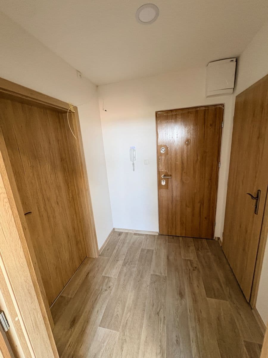 Pronájem bytu 2+kk 40 m², Kutnohorská, Česká Lípa, Liberecký kraj Pronájem bytu 2+kk 40 m², Kutnohorská, Česká Lípa, Liberecký kraj