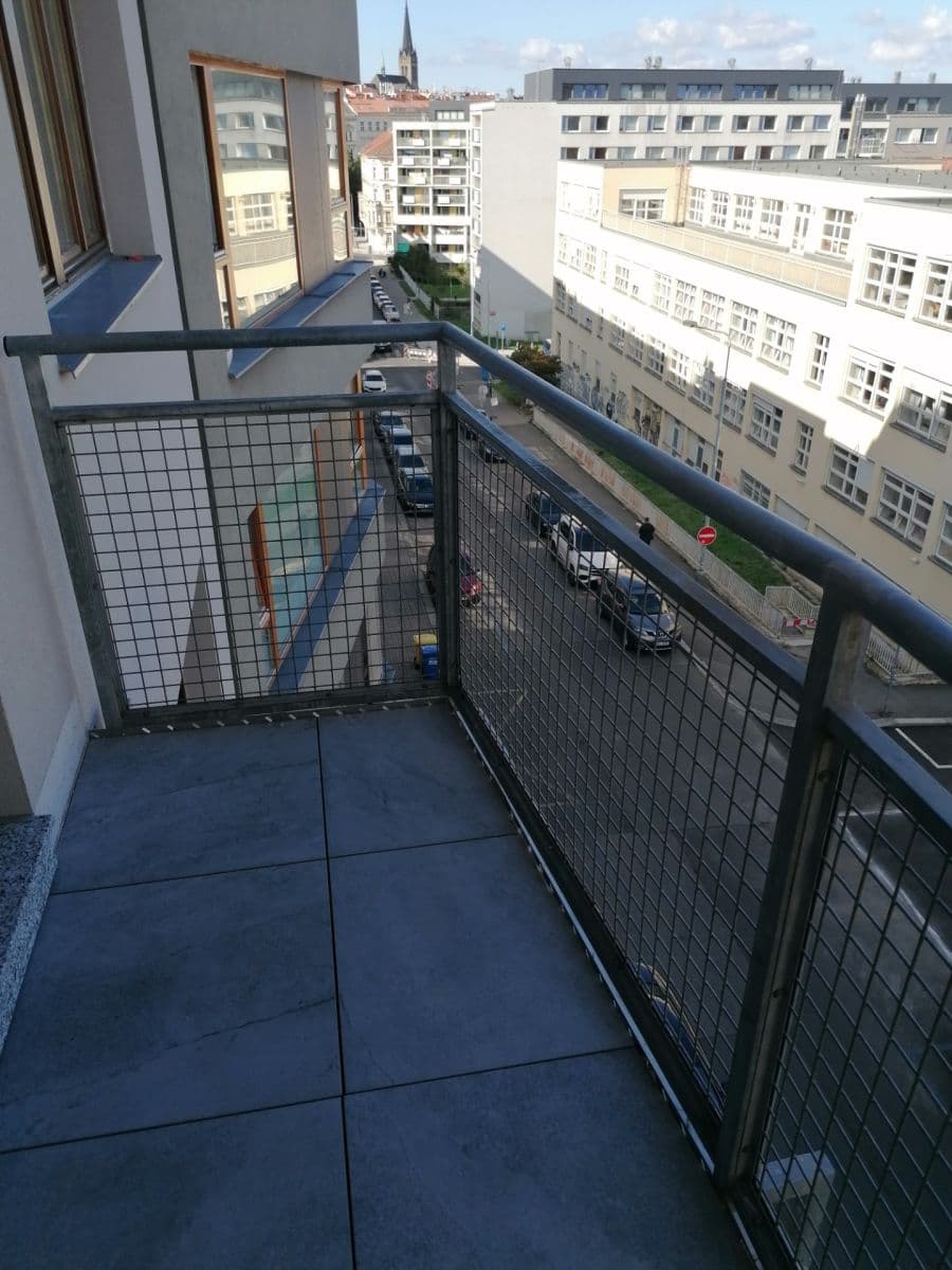 Pronájem bytu 2+kk 59 m², Jeseniova, Praha, Praha Pronájem bytu 2+kk 59 m², Jeseniova, Praha, Praha