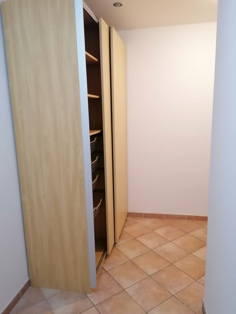 Pronájem bytu 2+kk 59 m², Jeseniova, Praha, Praha Pronájem bytu 2+kk 59 m², Jeseniova, Praha, Praha