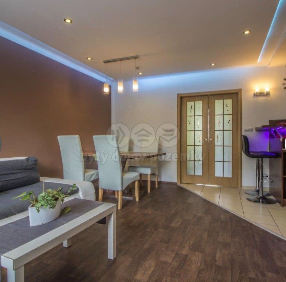 Pronájem bytu 4+kk 70 m², V Lázních, Jesenice, Středočeský kraj Pronájem bytu 4+kk 70 m², V Lázních, Jesenice, Středočeský kraj