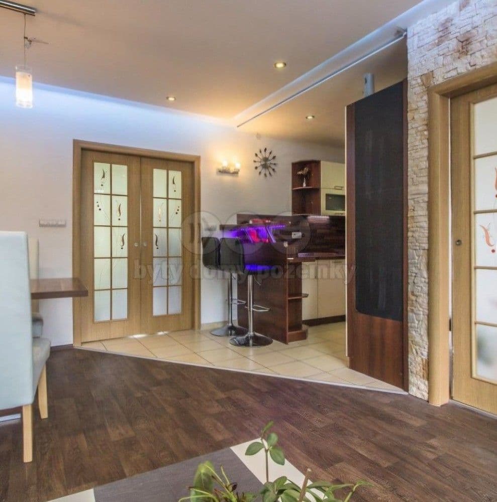 Pronájem bytu 4+kk 70 m², V Lázních, Jesenice, Středočeský kraj Pronájem bytu 4+kk 70 m², V Lázních, Jesenice, Středočeský kraj
