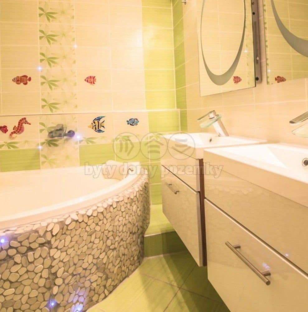 Pronájem bytu 4+kk 70 m², V Lázních, Jesenice, Středočeský kraj Pronájem bytu 4+kk 70 m², V Lázních, Jesenice, Středočeský kraj