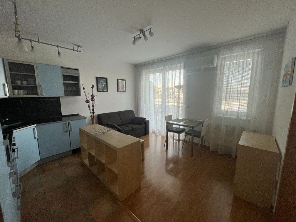 Pronájem bytu 2+kk 41 m², Novobohdalecká, Praha, Praha Pronájem bytu 2+kk 41 m², Novobohdalecká, Praha, Praha