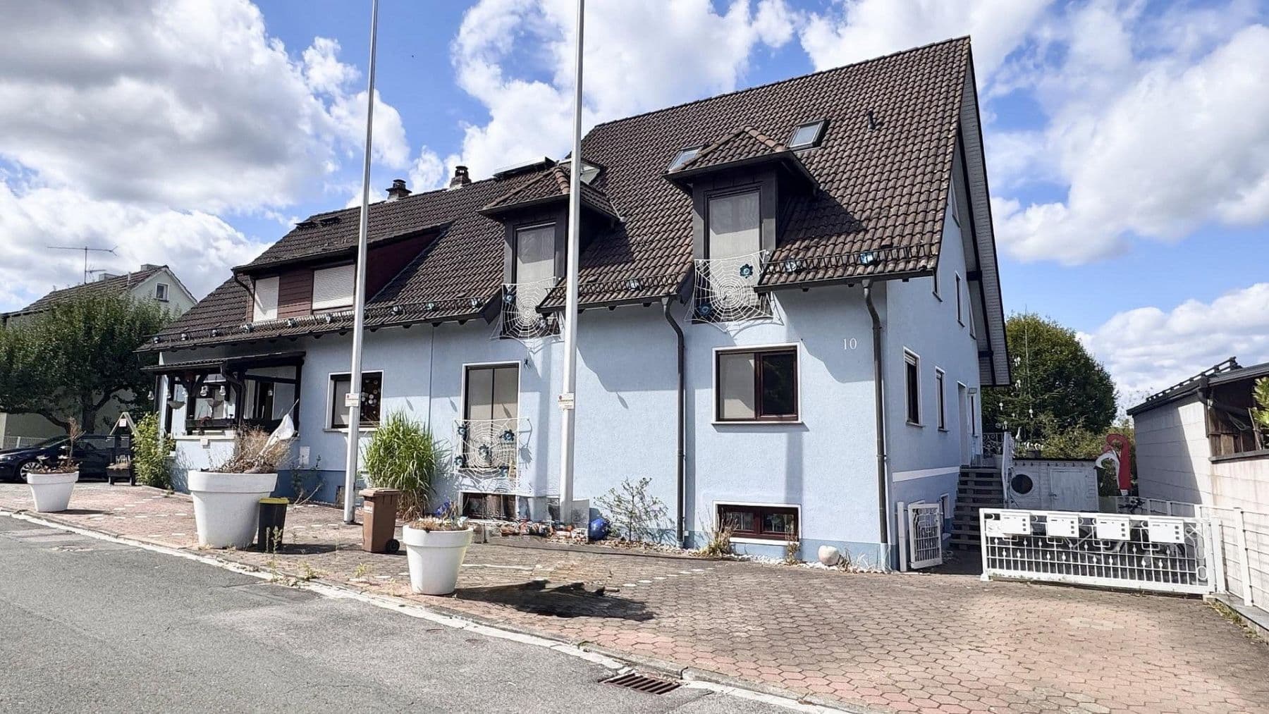 Prodej domu 363 m², pozemek 878 m², Greifenklaustraße 1 2, Reckendorf, Bavorsko Prodej domu 363 m², pozemek 878 m², Greifenklaustraße 1 2, Reckendorf, Bavorsko