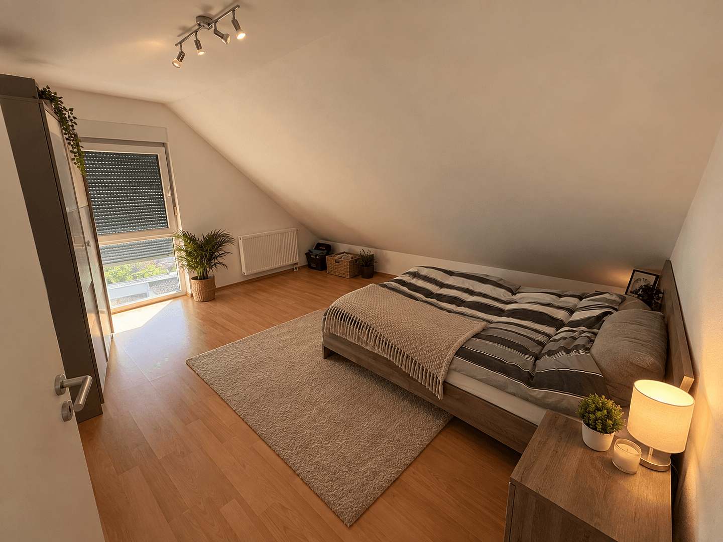 Pronájem domu 140 m², pozemek 400 m², Ingolstadt, Bavorsko Pronájem domu 140 m², pozemek 400 m², Ingolstadt, Bavorsko