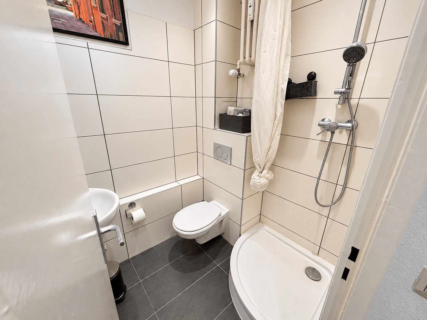 Pronájem bytu 1+1 34 m², Friedrichsruher Straße. 35, Berlin, Berlín Pronájem bytu 1+1 34 m², Friedrichsruher Straße. 35, Berlin, Berlín