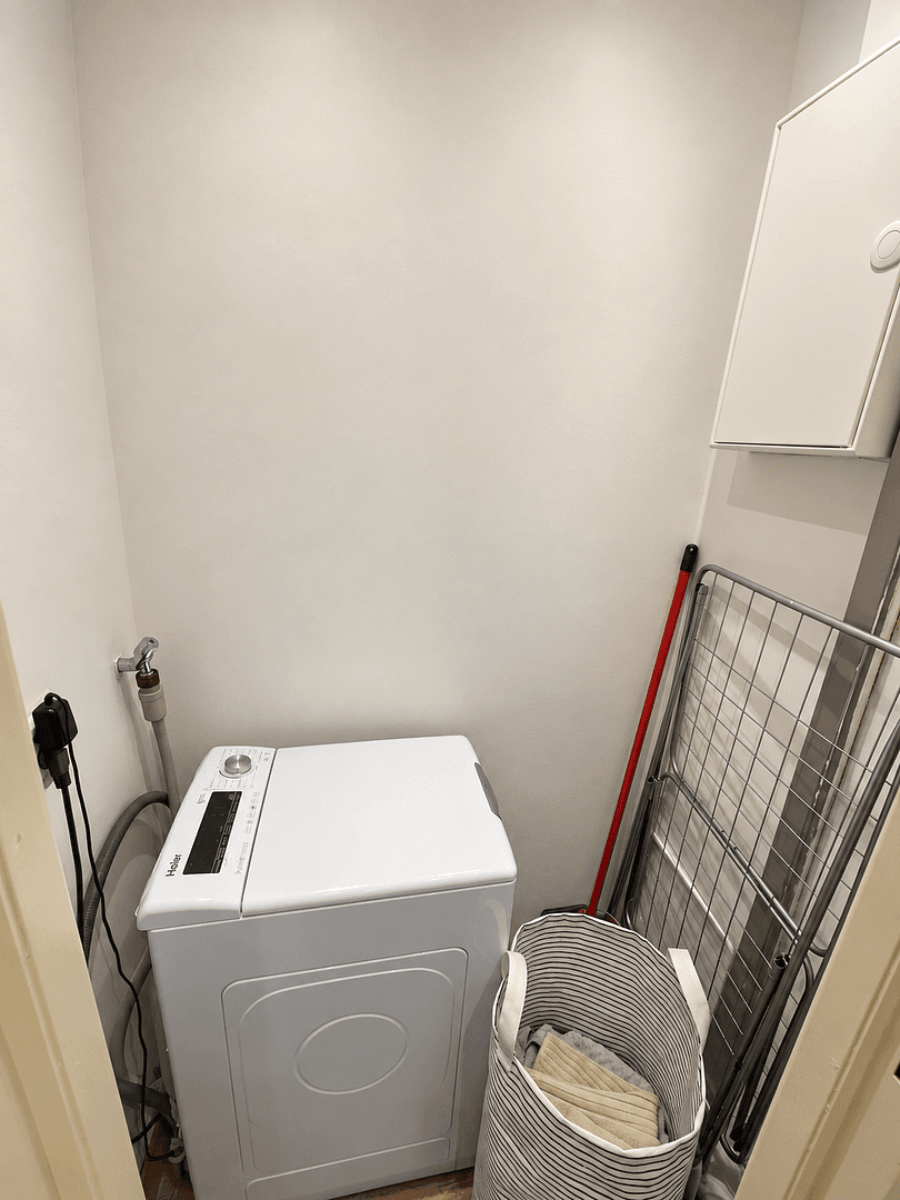 Pronájem bytu 1+1 34 m², Friedrichsruher Straße. 35, Berlin, Berlín Pronájem bytu 1+1 34 m², Friedrichsruher Straße. 35, Berlin, Berlín
