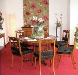 Pronájem bytu 4+1 163 m², Abt-Rohrer-Str. 6, Bad Schussenried, Bádensko-Württembersko Pronájem bytu 4+1 163 m², Abt-Rohrer-Str. 6, Bad Schussenried, Bádensko-Württembersko